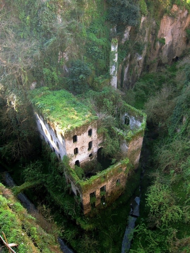 top-33-most-beautiful-abandoned-places-in-the-world-23