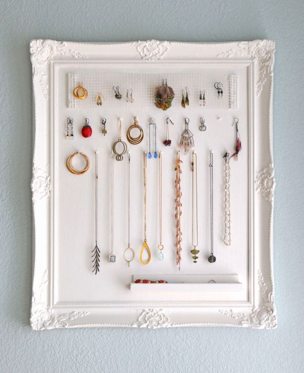 10 DIY Necklace Holders