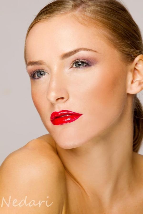 25 glamorous makeup ideas with red lipstick (11)
