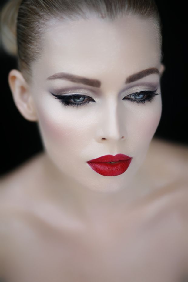 25 glamorous makeup ideas with red lipstick (17)