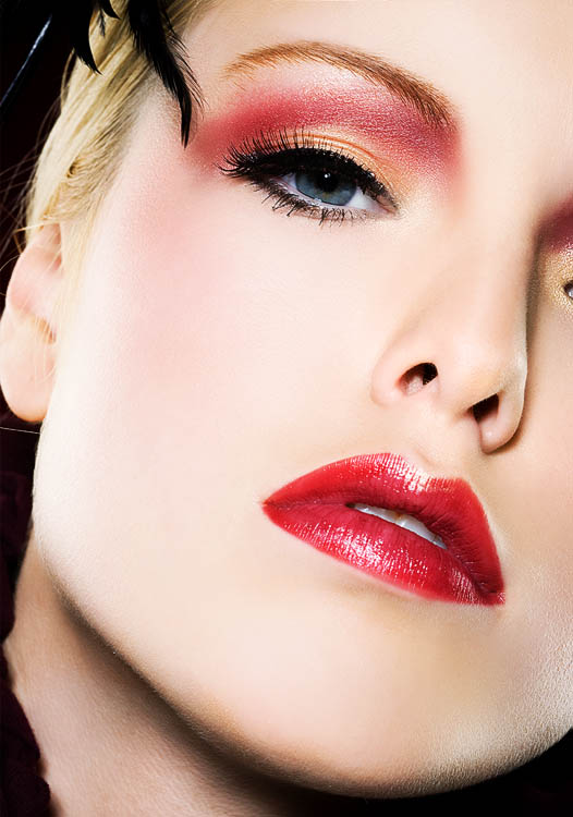 25 glamorous makeup ideas with red lipstick (8)