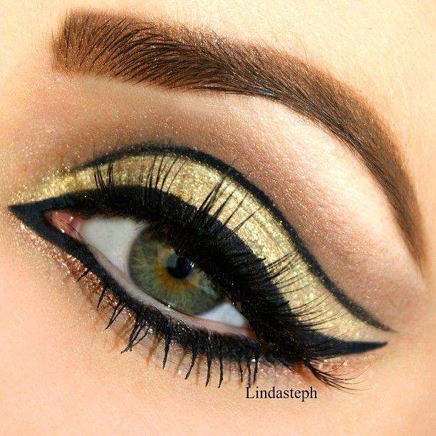30 Glamorous Eye Makeup Ideas for Dramatic Look (21)