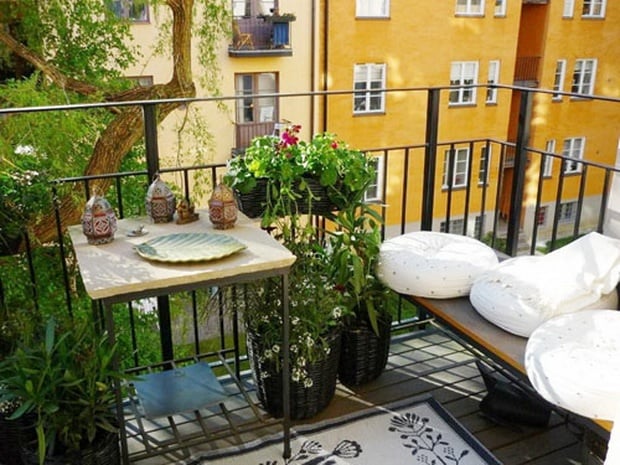 Amazing Decorating Ideas for Small Balcony (16)