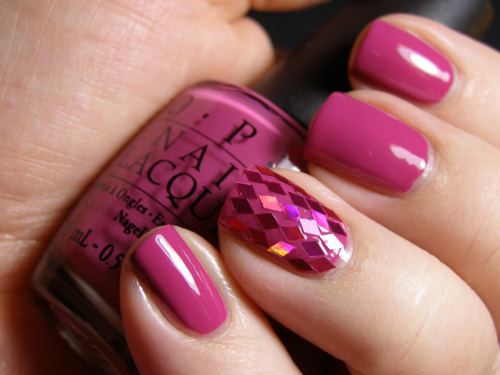 Nail art with rhinestones, gems, pearls and studs  (10)