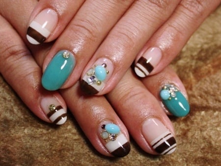 Nail art with rhinestones, gems, pearls and studs  (17)
