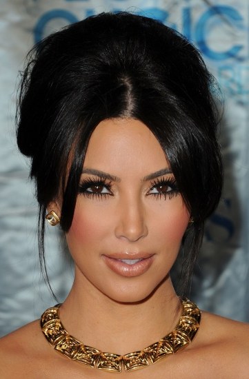 Top 20 Kim Kardashian Makeup Looks (11)