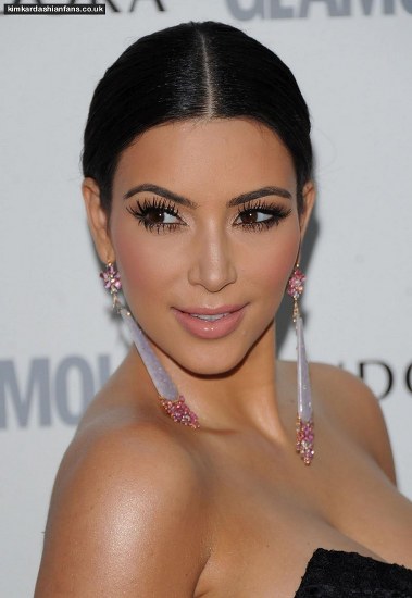 Top 20 Kim Kardashian Makeup Looks (12)