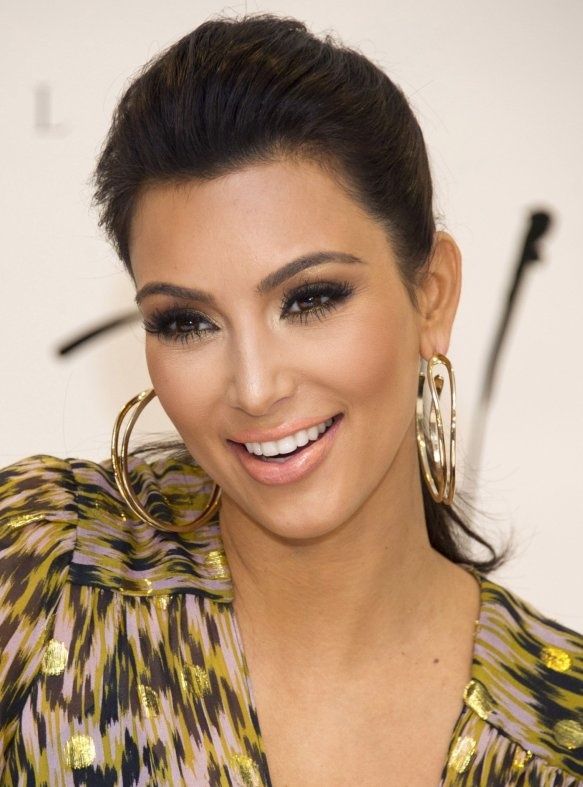 Top 20 Kim Kardashian Makeup Looks (7)