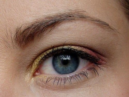 20 Gorgeous Makeup Ideas for Blue Eyes (10)