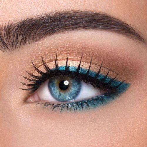 20 Gorgeous Makeup Ideas for Blue Eyes - Style Motivation