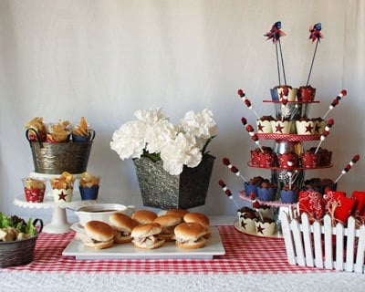 23 Amazing Labor Day Party Decoration Ideas (2)