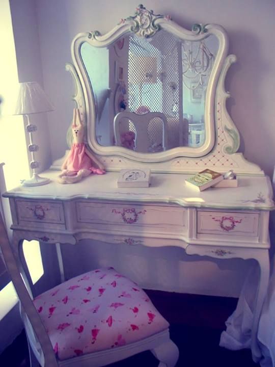 dressing table (14)