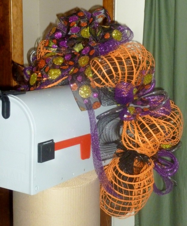 15 Fun and Scary Ideas How to Decorate Your Mailboxes for Halloween (11)
