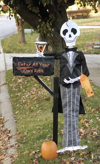 15 Fun and Scary Ideas How to Decorate Your Mailboxes for Halloween (3)