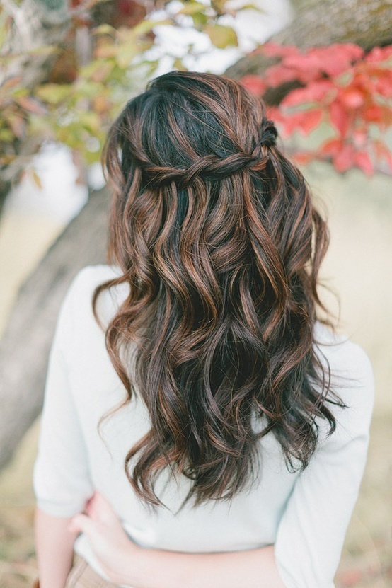 17 Gorgeous Wavy Hairstyle Ideas and Tutorials (11)