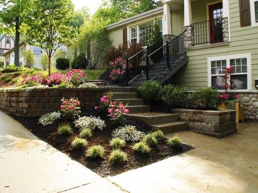 24 Beautiful Small Front Yard Garden Design Ideas (4)