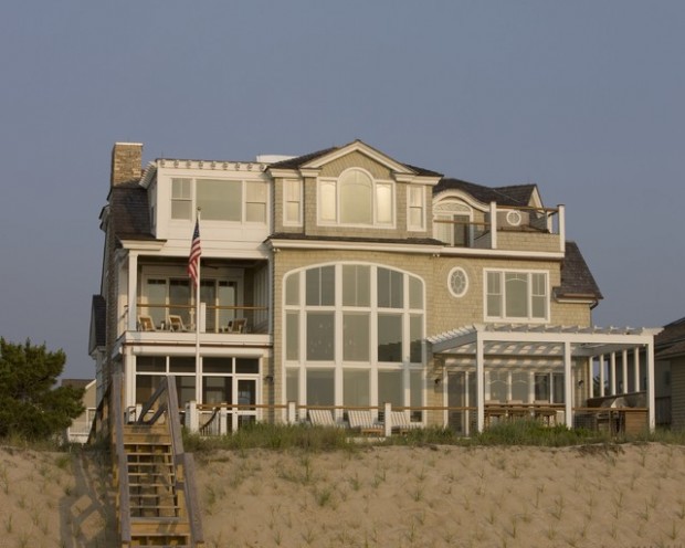 25 Spectacular Beach Houses that Will Take Your Breath Away (10)
