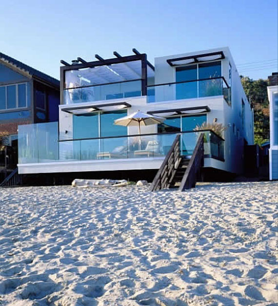 25 Spectacular Beach Houses that Will Take Your Breath Away (23)