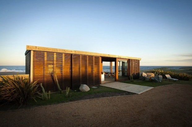 25 Spectacular Beach Houses that Will Take Your Breath Away (7)