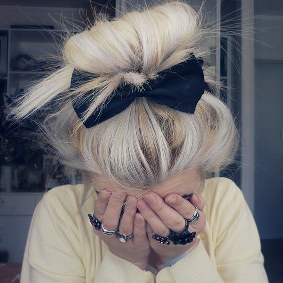 33 Adorable Hairstyles with Bows (11)