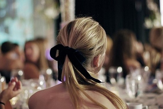 33 Adorable Hairstyles with Bows (21)
