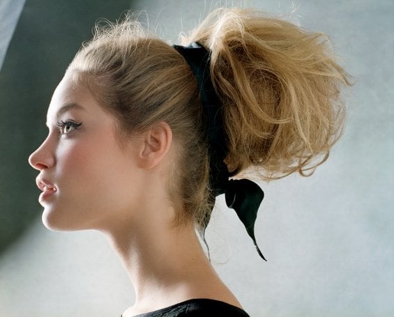 33 Adorable Hairstyles with Bows (24)