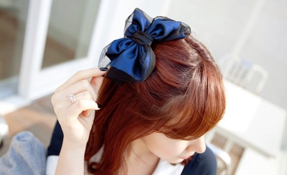 33 Adorable Hairstyles with Bows (29)