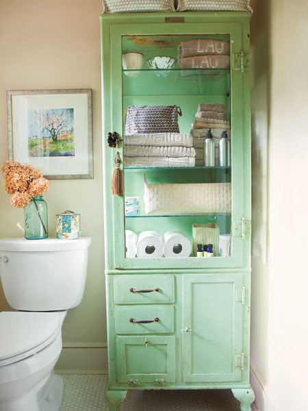 35 Great Storage and Organization Ideas for Small Bathrooms (3)