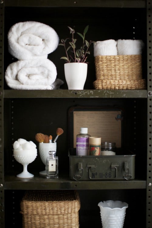 35 Great Storage and Organization Ideas for Small Bathrooms (7)