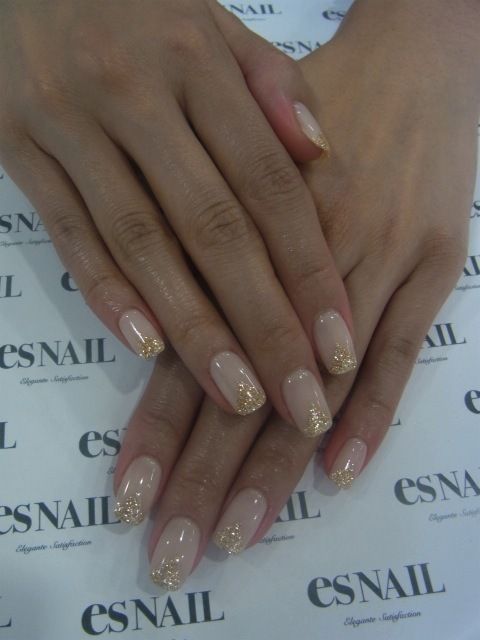 Golden Tones on Your Nails 24 Perfect Nail Art Ideas (10)