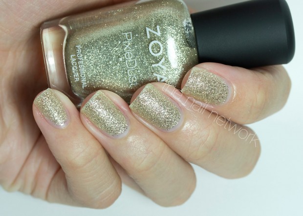Golden Tones on Your Nails 24 Perfect Nail Art Ideas (2)