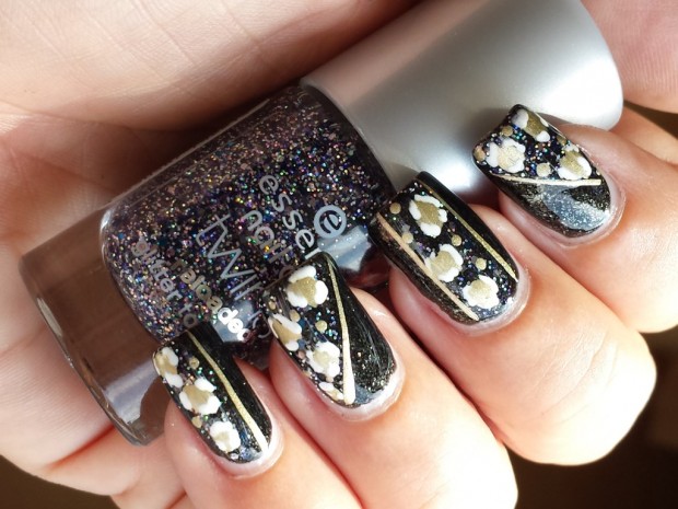 Golden Tones on Your Nails 24 Perfect Nail Art Ideas (5)