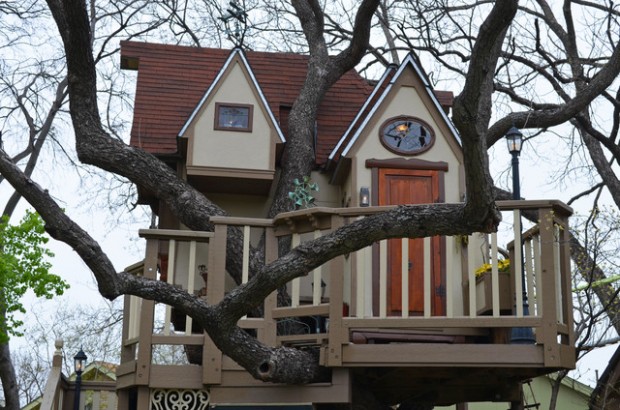 18 Amazing Tree House Design Ideas that Your Kids Will Love (1)