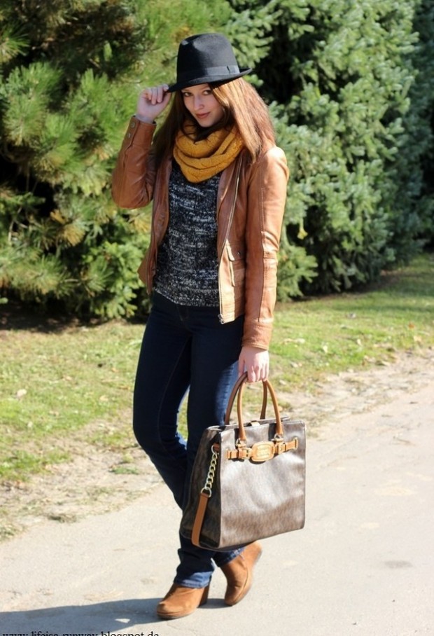 19 Chic and Stylish Outfit Ideas with Scarf for Cold Days (7)