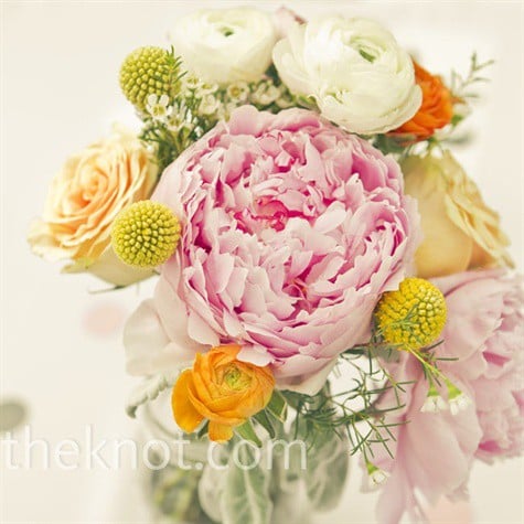 20 Amazing Floral Centerpieces for the Wedding of Your Dreams (14)