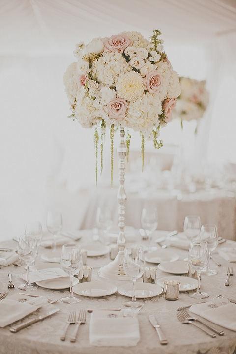 20 Amazing Floral Centerpieces for the Wedding of Your Dreams (18)