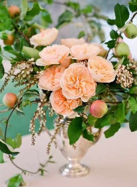 20 Amazing Floral Centerpieces for the Wedding of Your Dreams (9)