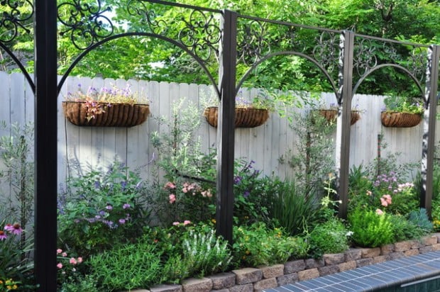 20 Amazing Ideas for Your Backyard Fence Design (19)