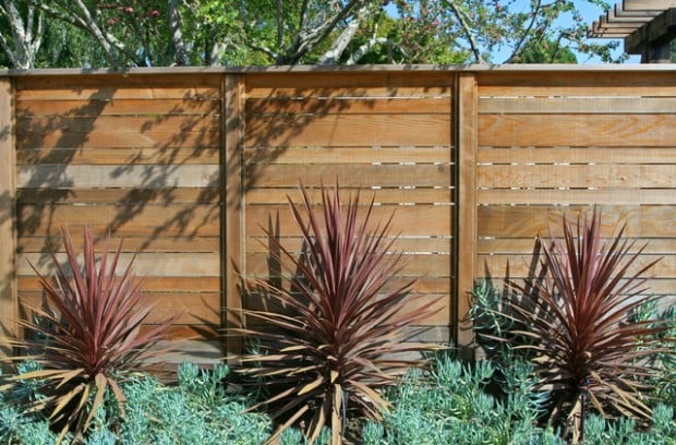 20 Amazing Ideas for Your Backyard Fence Design (3)