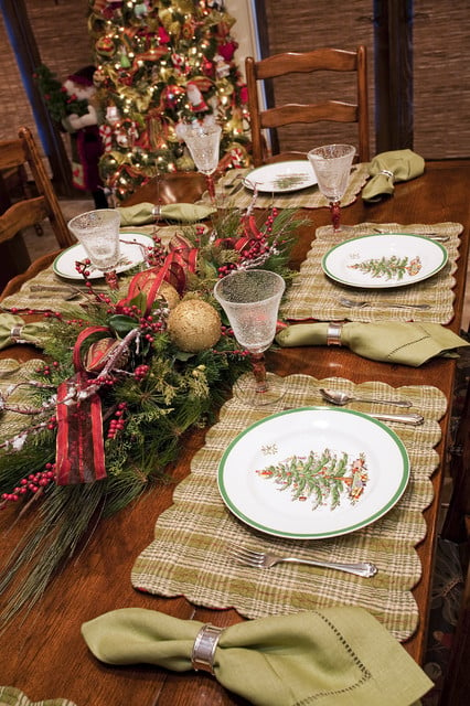 20 Amazing Table Centerpiece for Perfect Christmas Decoration (17)