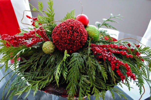 20 Amazing Table Centerpiece for Perfect Christmas Decoration (19)