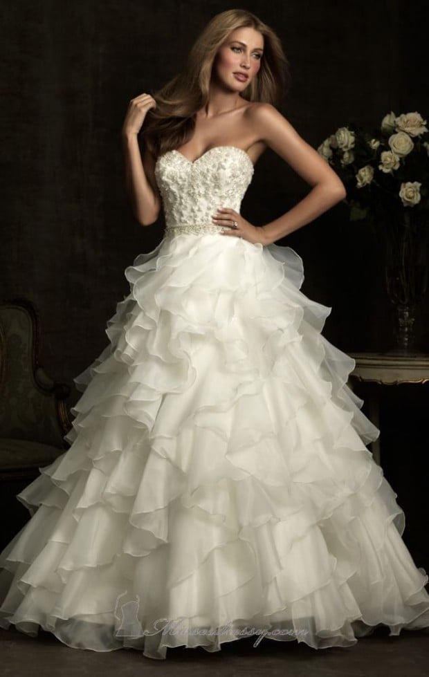 20 Beautiful Wedding Dresses for the Modern Bride (17)
