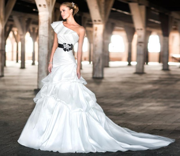 20 Classic and Elegant Wedding Dresses (10)
