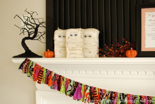 20 Great DIY Halloween Garlands and Banners for Perfect Halloween Home Decor (12)