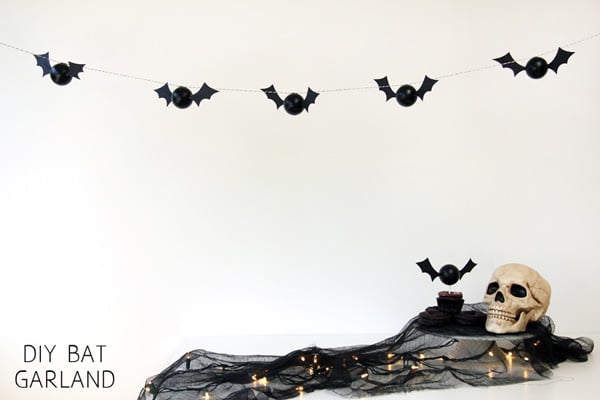 20 Great DIY Halloween Garlands and Banners for Perfect Halloween Home Decor (7)