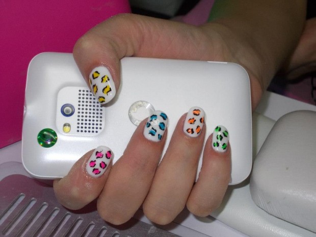 4. "10 Nail Art Designs Using HOUSEHOLD ITEMS! - wide 9