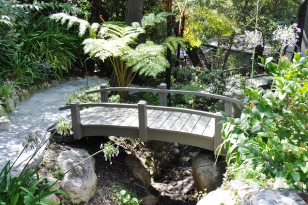 25 Amazing Garden Bridge Design Ideas that Will Make Your Garden Beautiful (19)
