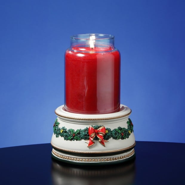 A Christmas Collection of 30 Beautiful Candle Holders  (23)