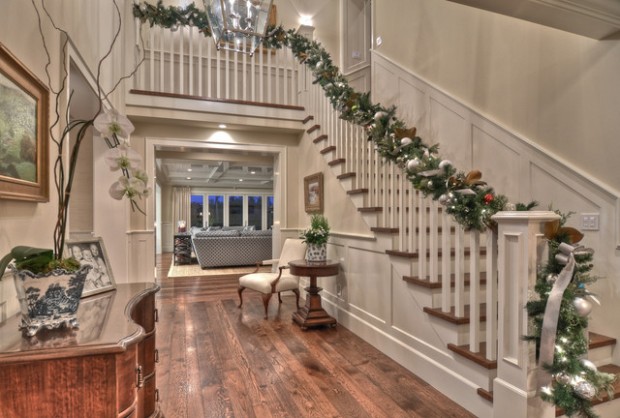 16 Awesome Christmas Stairs Decoration Ideas (7)