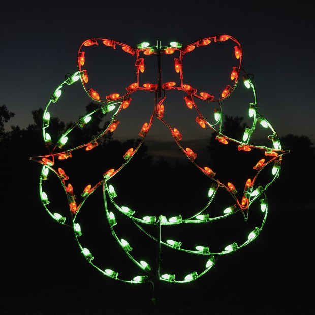 18 Amazing Outdoor Christmas Light Displays (7)